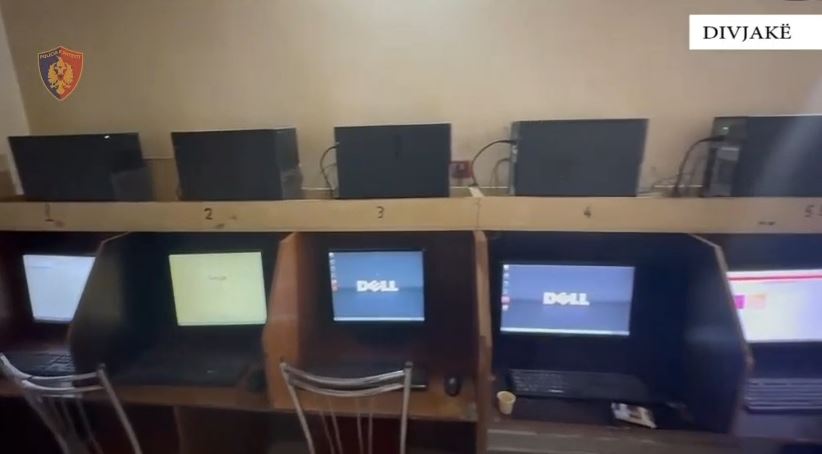 “Game Over” në Divjakë! Lokali, ‘fole’ bastesh të paligjshme, në pranga pronari dhe kamarieri (VIDEO)
