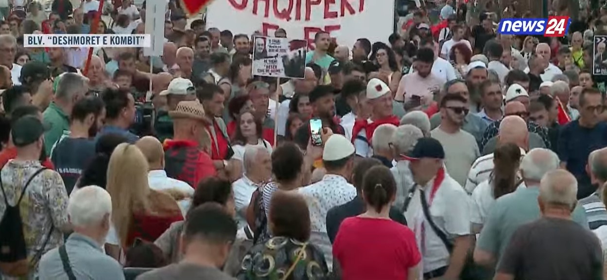 ?Revolta kundër Ramës në ditën e 57-të, qytetarët të prerë: Nuk largohemi pa dorëheqjen e kryeministrit!