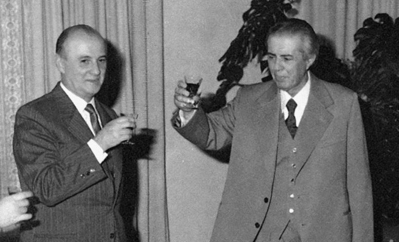 “Armiqtë tanë mendojnë se mund ta nxisin Shqipërinë të ndërhyjë, të veprojë, pasi erdhi koha për bashkimin e Kosovës me Shqipërinë, por ne…”/ Zbulohet biseda sekrete e Enverit me Mehmetin e Ramizin, 3 prill ‘81
