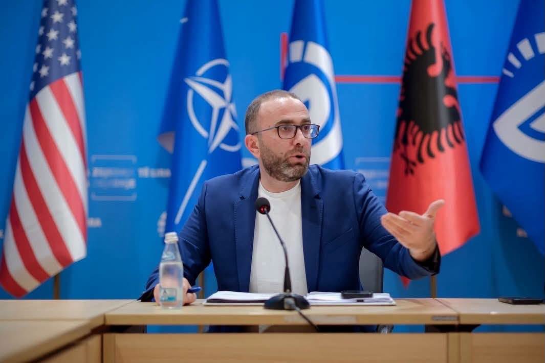 Marrëveshja me SHBA, PD bojkoton seancën/ “Rama kërkon ta miratojë brenda ditës”, Bardhi: Jemi pro huasë 302 mln euro, por jo shkeljes së Kushtetutës