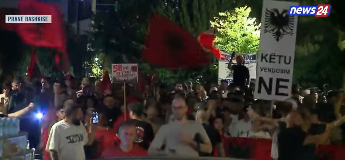 Revolta qytetare! Thirrja e fortë e protestuesve nga Bulevardi: Arrestoni Ramën
