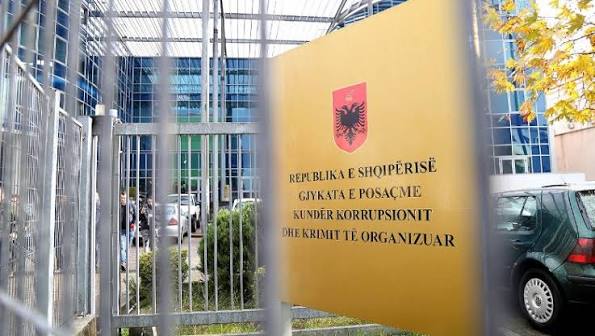 Seanca në GJKKO/ “Kam dëgjuar se urdhrin e dha…”, nga vrasja e të vëllait te njohja me Laert Haxhiun zbardhen dëshmi nga gjyqi të Xhuljano Xhaferraj