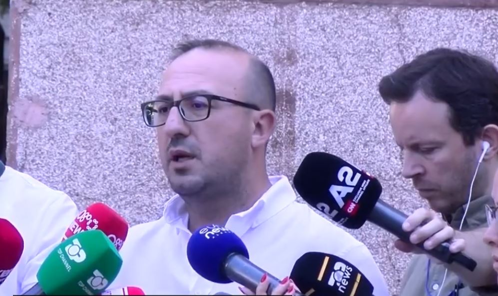 “Na vunë si në radhë të vajgurit”/ Kopja e projekt-marrëveshjes me SHBA “mollë sherri” në Kuvend, Korreshi: Ne deputetët qenkemi “lëng groshe” sipas shokut Niko