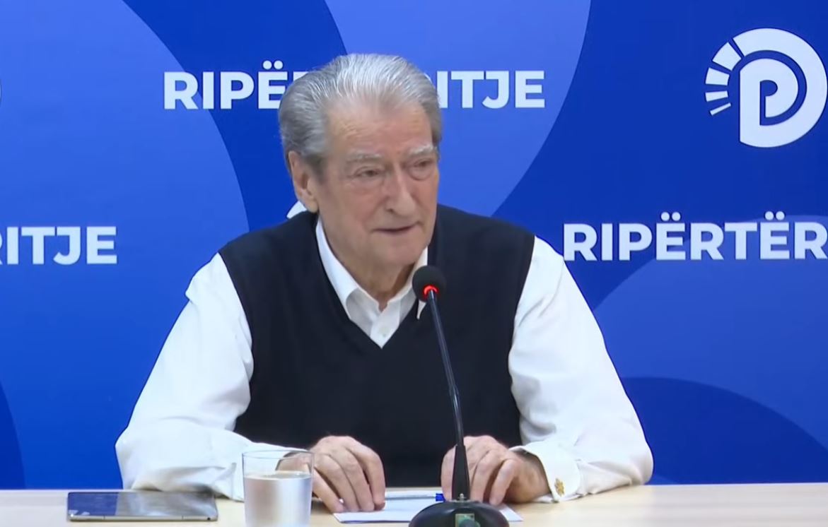 “Policia dhunoi dje nëna me fëmijë dhe qytetarë që s’kishin lidhje me protestën”, Berisha: Rama i plagosur politikisht, t’i japim shtyrjen e fundit