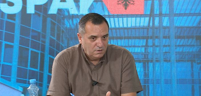 “Si krijoi kompani jashtë vendi biznesmeni?!”, Çollaku ngre dyshime për skandal me urdhër-arrestin ndaj Ermal Beqirit: A u njoftuan vendet e BE për kërkimin ndërkombëtar?