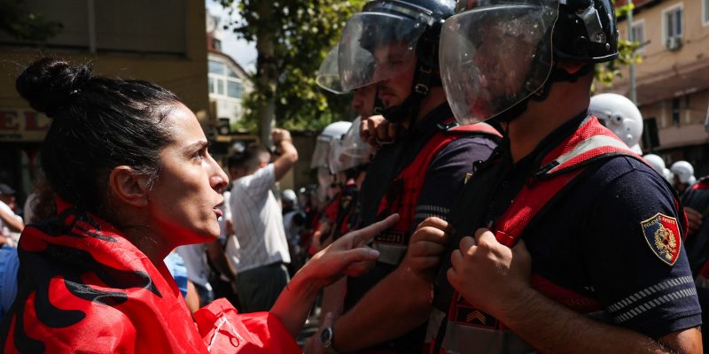 “Dhuna ndaj lirisë së medias kërkon ndërhyrje urgjente”, Federata Ndërkombëtare e Gazetarëve thirrje Bashkimit Europian: Shtoni presionin mbi autoritetet shqiptare!