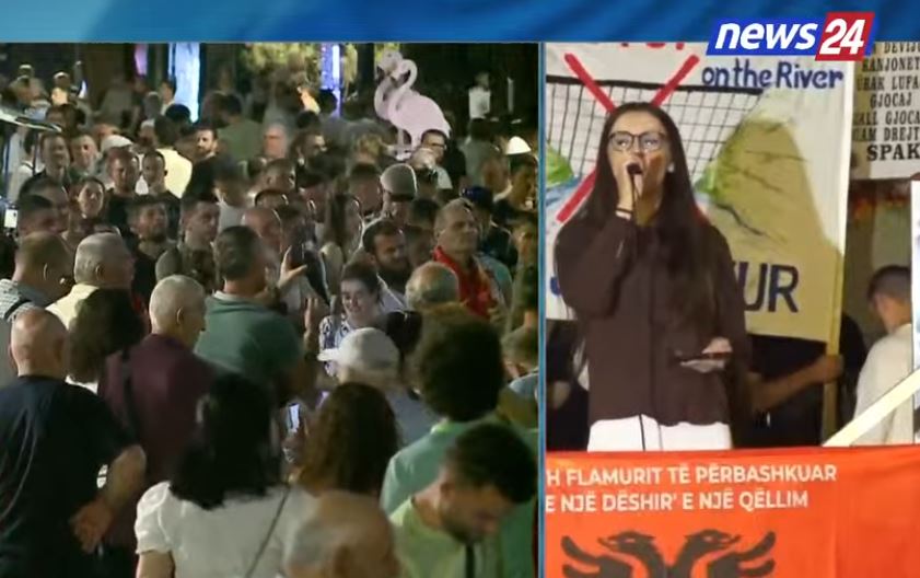 “Kemi dalë për vëllezërit dhe motrat që na larguat nga Shqipëria”/Aktivistja Arvina Lleshi: Ka mijëra arsye për të protestuar
