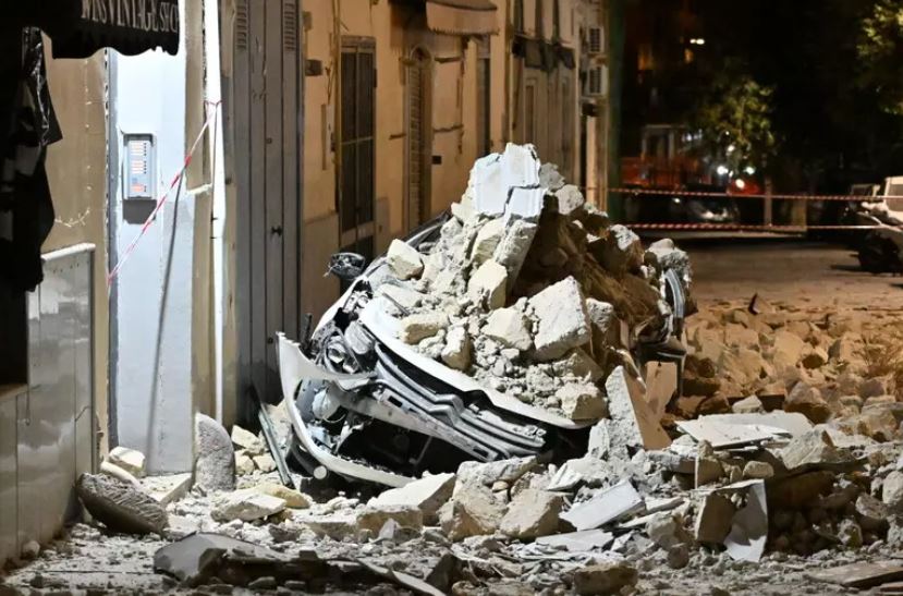 Tërmeti i fuqishëm në Campi Flegrei, shkon në 21 numri i të plagosurve. Dëme në ndërtesa dhe mijëra banorë në alarm
