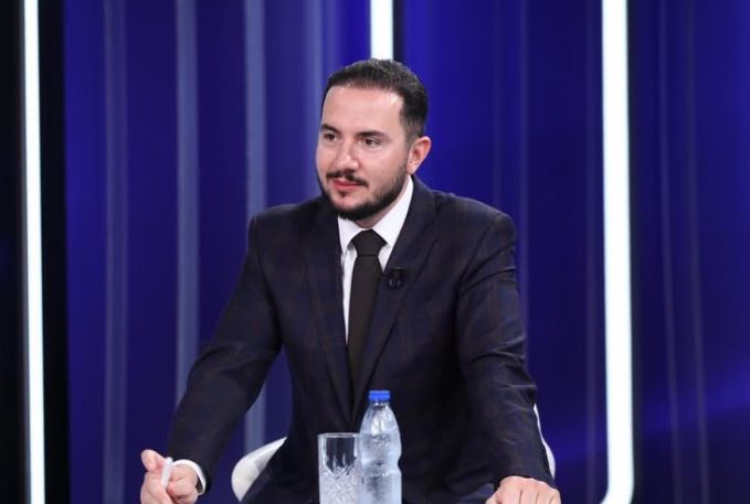 “Ministria e Mbrojtjes shpall fituese kompaninë me ofertë 2.7 milionë euro më të lartë për blerjen e avionëve zjarrfikës”/ Salianji: Qeveria nuk heq dorë nga korrupsioni. SPAK të hetojë