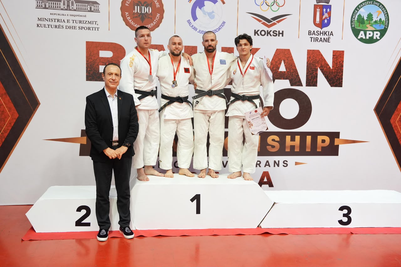 Tirana kryeqyteti i Xhudos këtë fundjavë, zhvillohet Kampionati Ballkanik. Shqipëria siguron 6 medalje, Indrit Çullhaj kampion në -81 kg