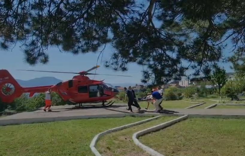 Aksident i rëndë në aksin Fushë Arrëz–Bajram Curri/ Plagoset rëndë drejtuesi i motorit, transportohet me helikopter drejt Spitalit të Traumës