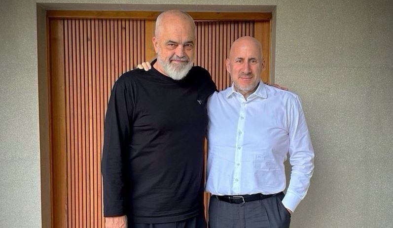 Alarmi për kompaninë “One” – Pas rënies së Orbanit në Hungari, oligarku Gellert Jaszai i turret Shqipërisë! Takimet private me Edi Ramën për kontratat e mbrojtjes