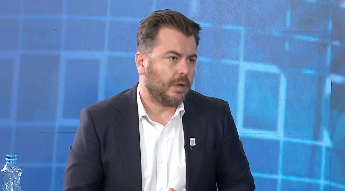 “SPAK do të trokasë te dera e Edi Ramës për ta arrestuar” – Erald Kapri: Dorëheqja, kusht i panegociueshëm! Reforma territoriale, hile për të kapur 90% të pushtetit