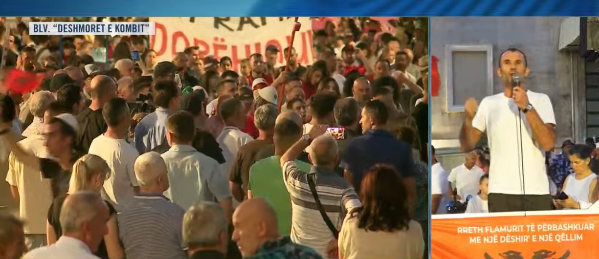 “Kam qenë punonjës i qeverisë ‘Rama 1’, por ika se s’jam hajdut!”, emigranti shpërthen nga protesta: Berisha dhe Rama, dy tradhtarët më të mëdhenj