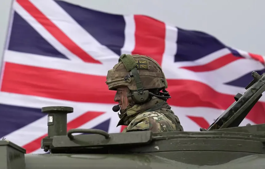 Vendimi i Hagës/ Britania thirrje për qetësi: Mbështesim fuqishëm Kosovën, jemi krenarë për ndërhyrjen e NATO-s më 1999
