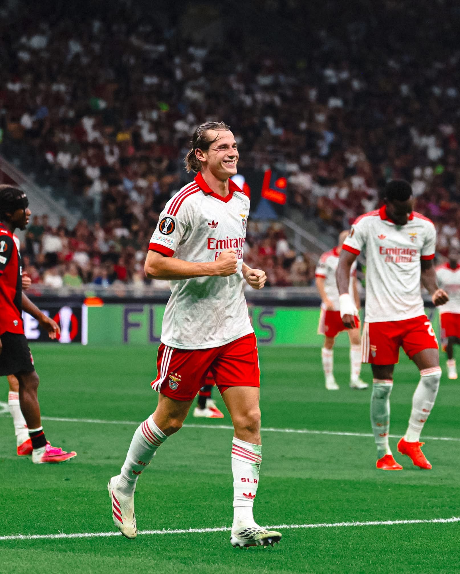 Milan zhgënjen në Europë, pëson disfatë ndaj Benficës